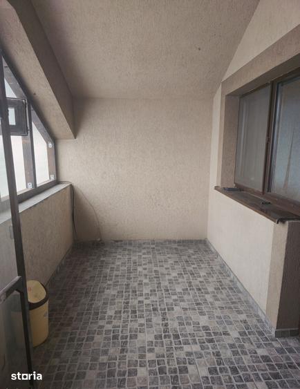 Casă cu 5 camere cu Teren 990 Mp în Ghercești