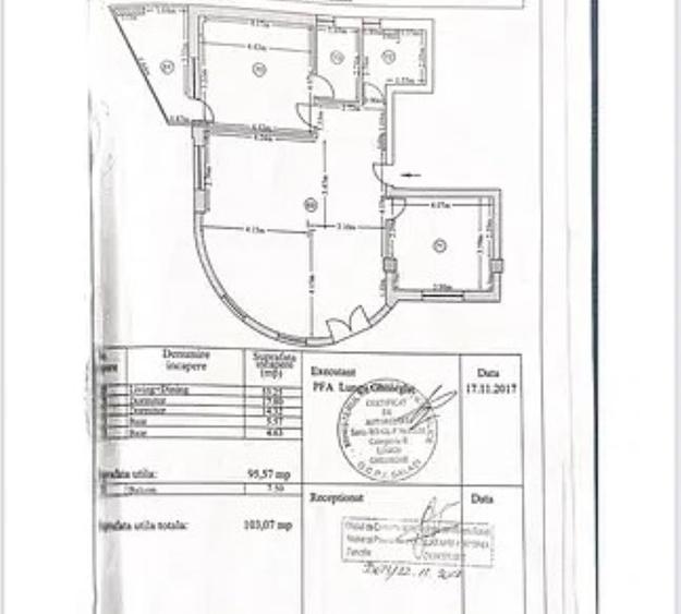 Apartament cu 3 camere decomandat, mobilat în Mazepa 2
