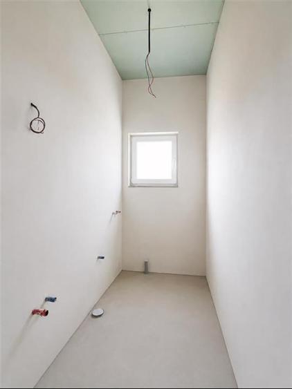 Casă cu 4 camere cu Teren 485 Mp în Sânmartin