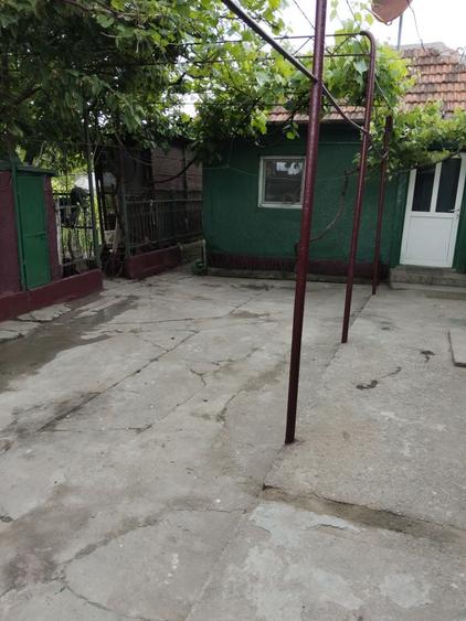 Casă cu 2 camere cu Teren 1520 Mp în Husasău de Criș
