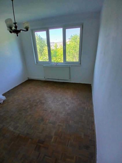 Apartament cu 3 camere decomandat în Faleză