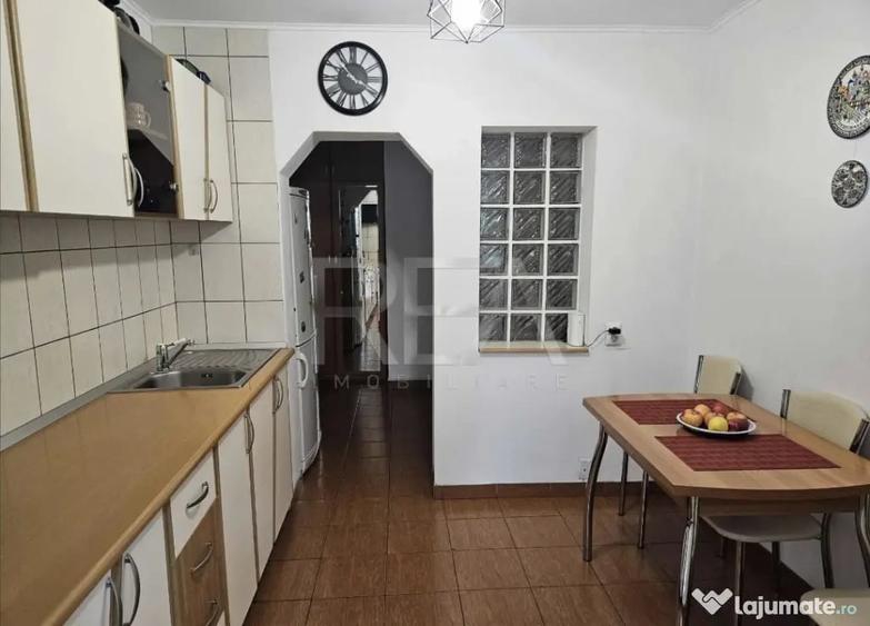 Apartament cu 3 camere semidecomandat în Gorjului