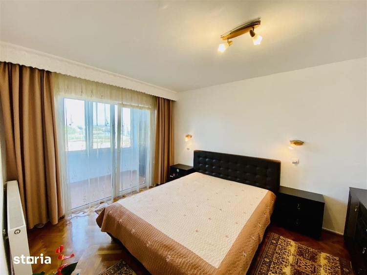 Apartament cu 4 camere decomandat în Ștrand