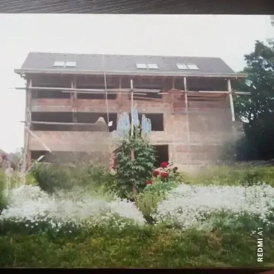 Casă cu 2 camere cu Teren 1000 Mp în Warthe