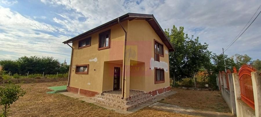 Casa 2022, P+M, 4 camere, 2 bai, curte 500 mp, Sabareni - 1