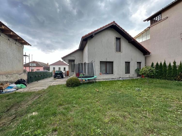 Casă cu 4 camere în Central