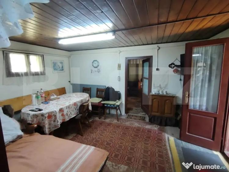 Casă cu 5 camere cu Teren 175 Mp în Lunca