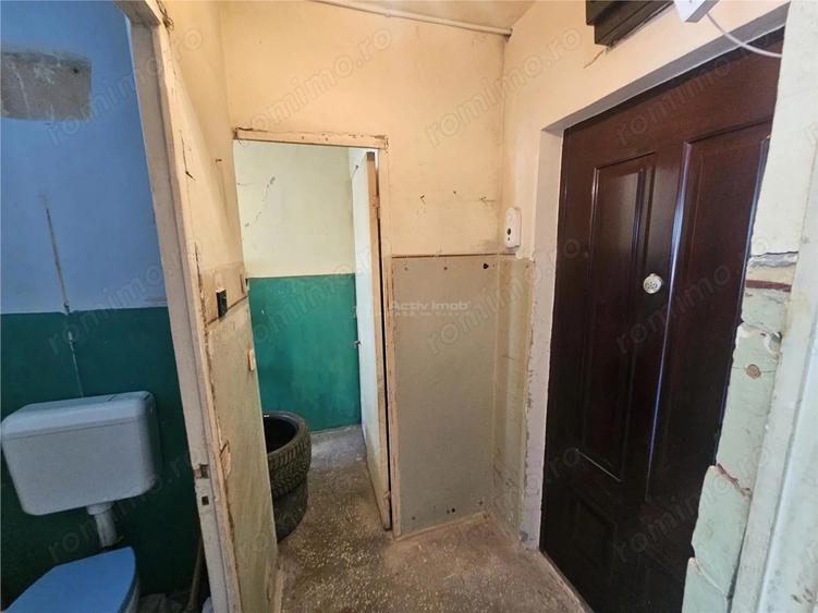 Garsonieră decomandată, mobilată în Micro IV