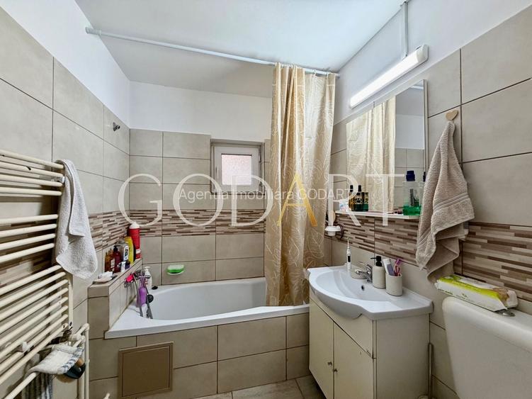 Apartament cu 3 camere | Două balcoane | Renovat