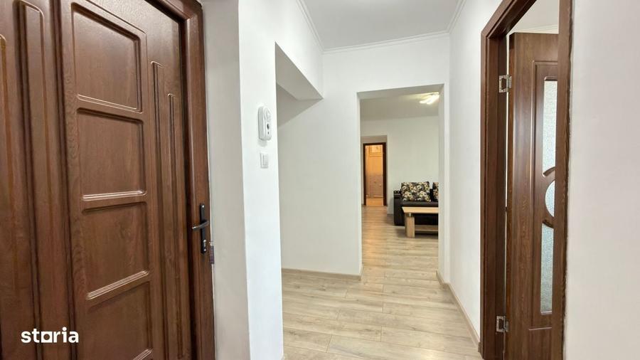 Apartament cu 3 camere semidecomandat în Central