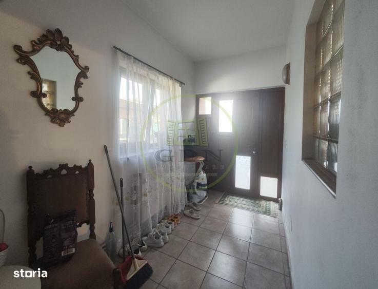 Casă cu 4 camere în Șimnicu de Jos