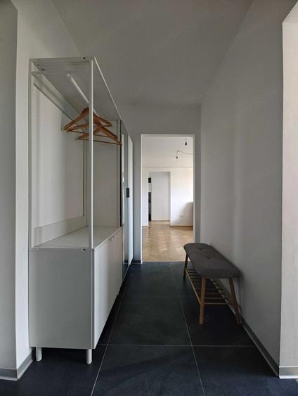 Apartament cu 4 camere semidecomandat în Ultracentral