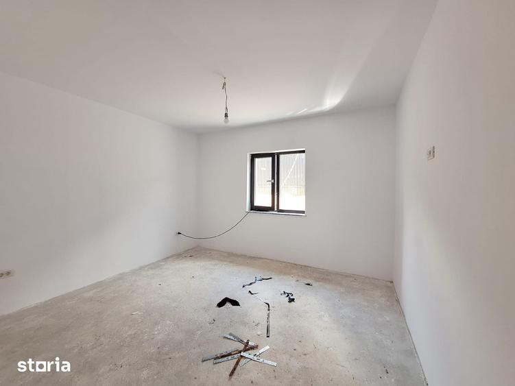 Casă cu 4 camere cu Teren 300 Mp în Mărgineni
