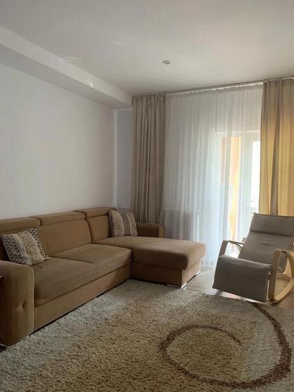 Apartament cu 3 camere decomandat în Găvana