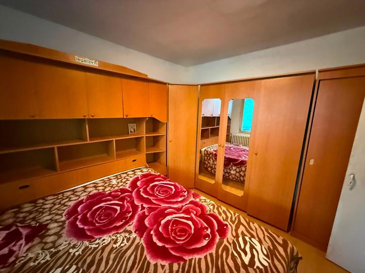 Apartament cu 3 camere decomandat în Drumul Taberei