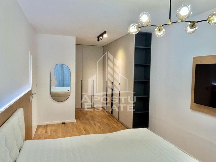 Apartament cu 4 camere semidecomandat, mobilat în Ultracentral