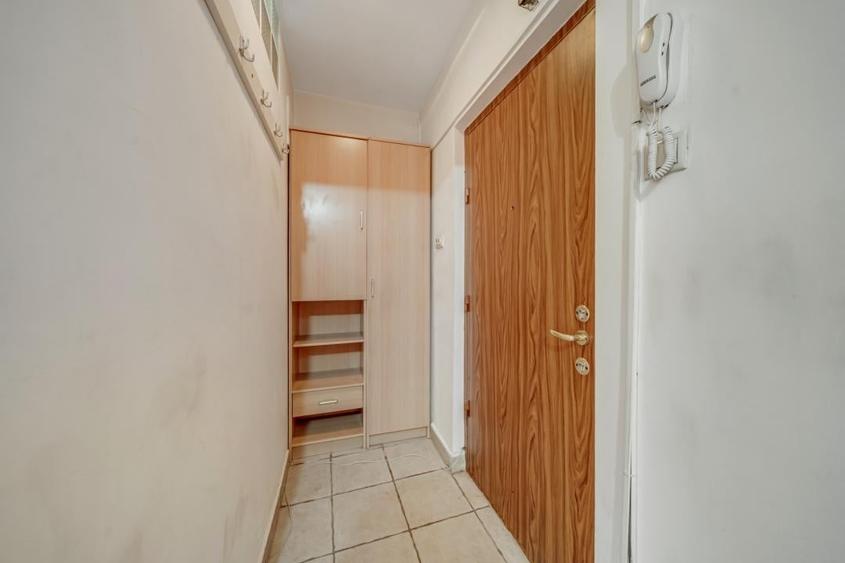 Apartament cu 2 camere semidecomandat, mobilat în Vasile Pârvan