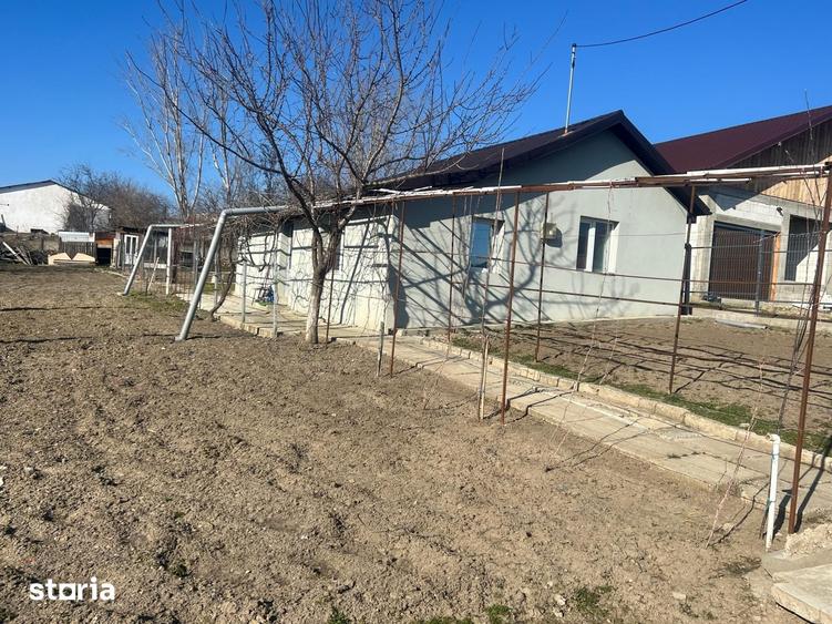 Casă cu 2 camere decomandat cu Teren 1000 Mp în Braniștea