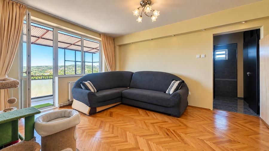 Apartament cu 2 camere semidecomandat, mobilat în Gheorgheni