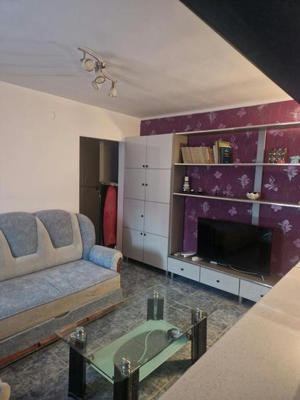 Apartament cu 2 camere semidecomandat în Crihala