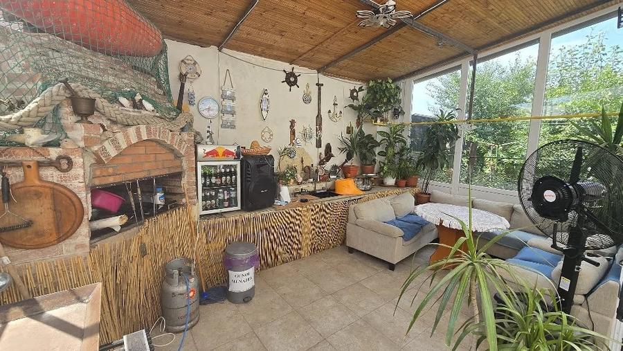 Casă cu 3 camere cu Teren 300 Mp în Central