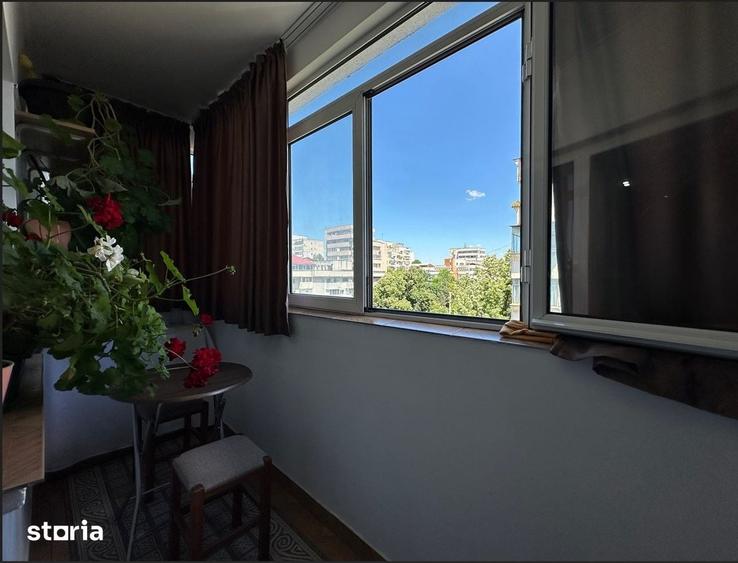 Apartament cu 4 camere decomandat în Nicolina