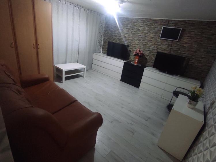 Casă individuală cu 9 camere cu Teren 432 Mp în Dristor