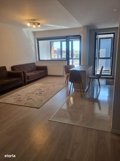 Apartament cu 3 camere în Carrefour