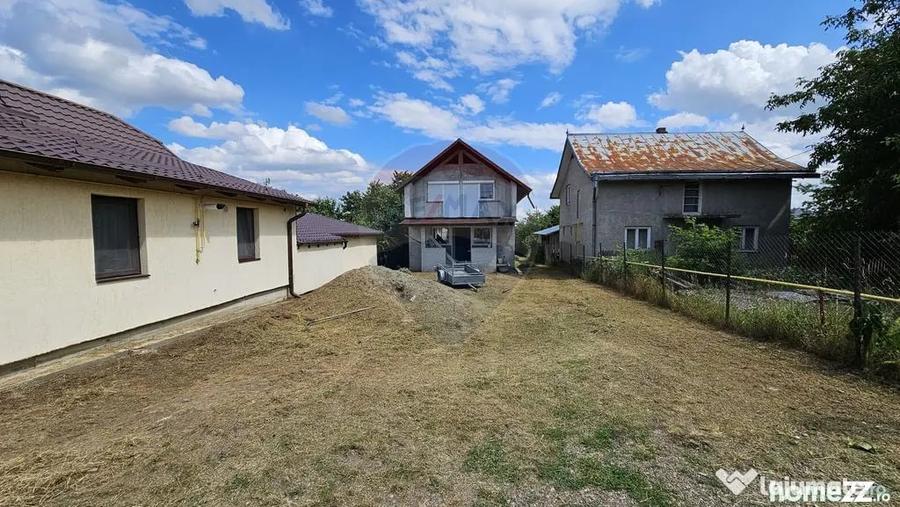 Casă cu 7 camere cu Teren 1700 Mp în Lisaura