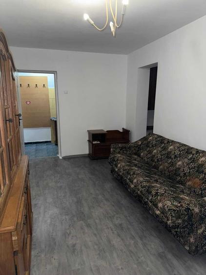 Apartament cu 2 camere decomandat în Exterior Vest