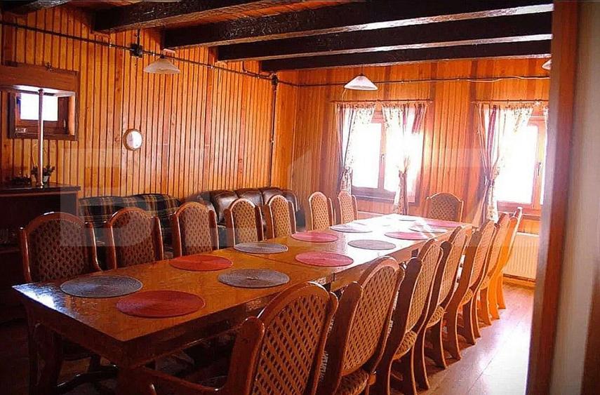 Casă individuală cu 7 camere cu Canalizare în Predeal
