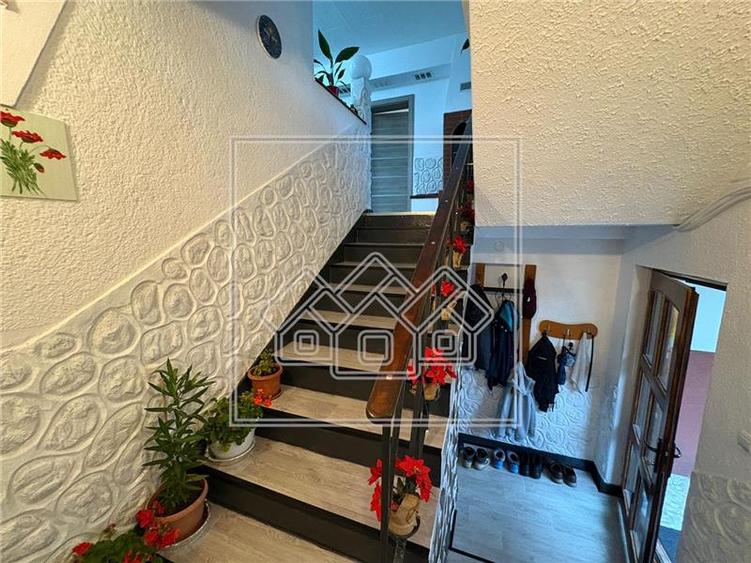 Apartament cu 4 camere decomandat în Lazaret