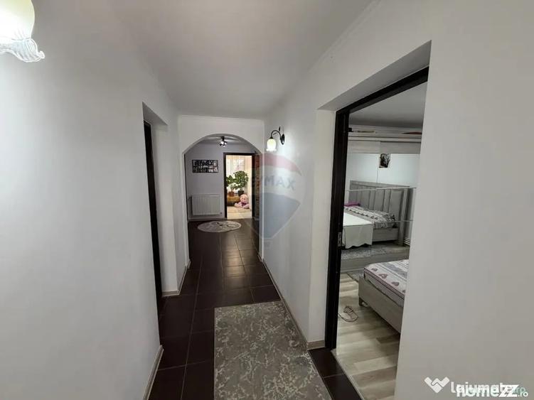 Casă cu 3 camere cu Teren 443 Mp în Central