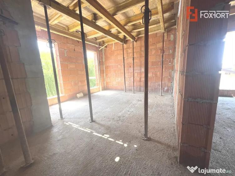 Casă cu 4 camere cu Teren 298 Mp în Moșnița Nouă