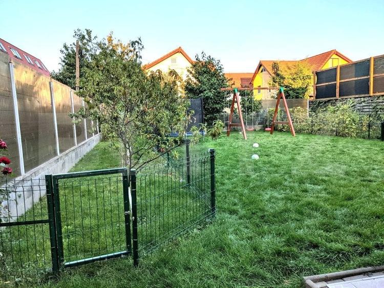 Casă individuală cu 4 camere cu Canalizare în Florești