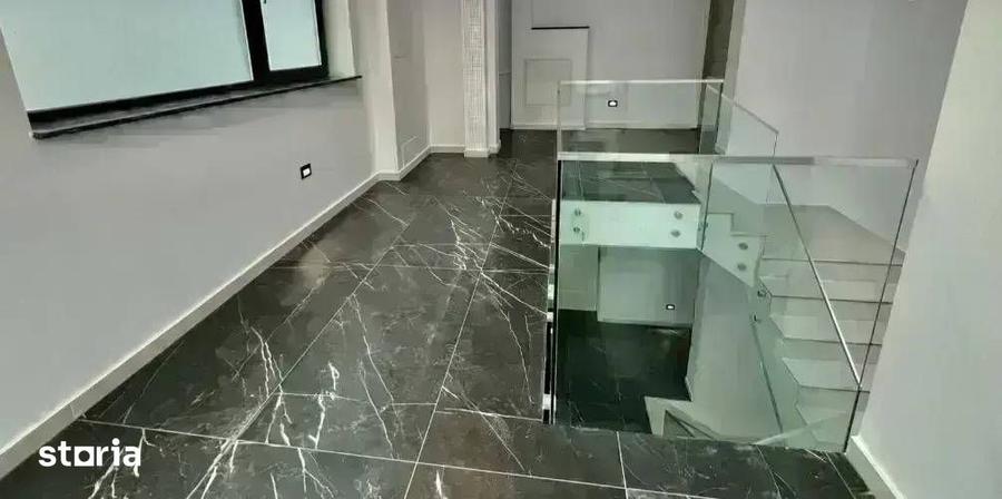 Apartament cu 4 camere decomandat în Ștefan cel Mare