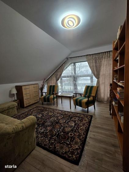 Casă cu 4 camere în Central