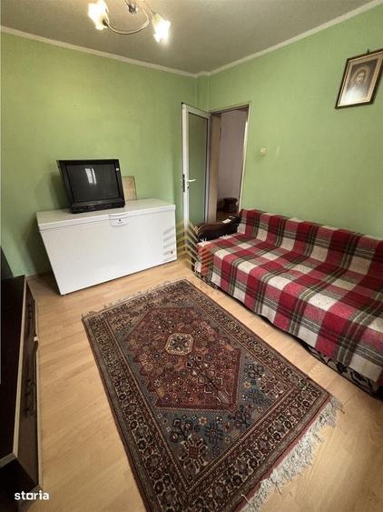 Apartament cu 3 camere decomandat în Ciupercenii Noi
