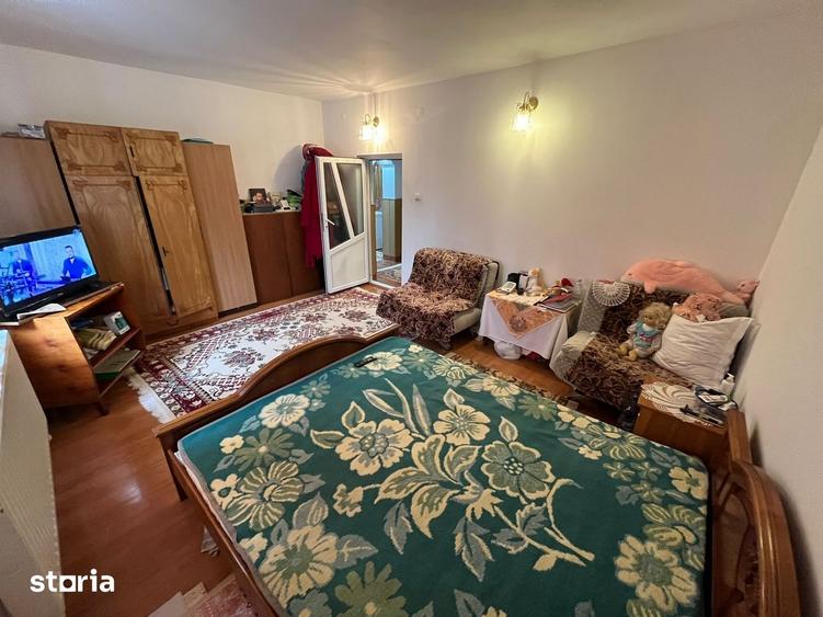 Casă cu 5 camere cu Teren 400 Mp în Central