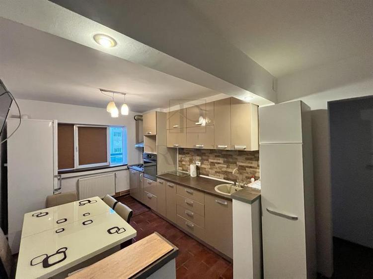 Apartament cu 2 camere decomandat, mobilat în Aradului