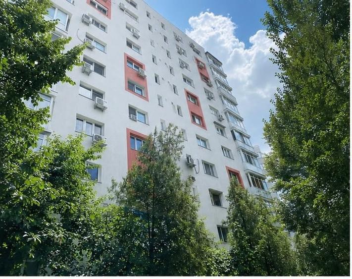 Apartament cu 2 camere semidecomandat, mobilat în P-ța Victoriei