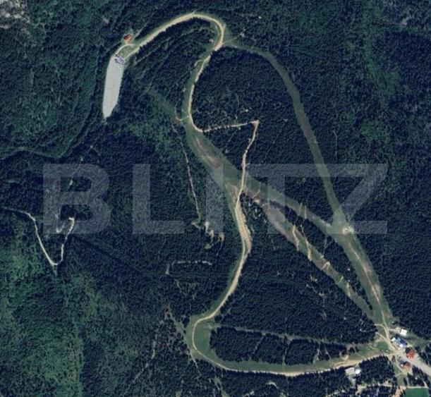 Teren Construcții intravilan de 35780 mp, în Mărișel