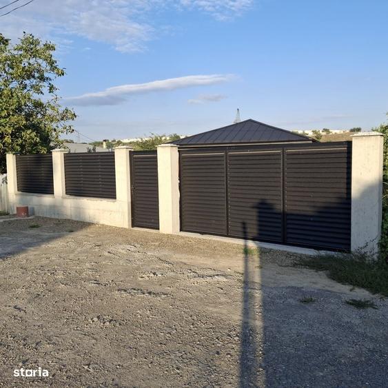 Casă cu 4 camere în Exterior Vest