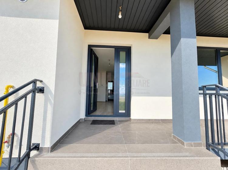 Casă individuală cu 4 camere cu Teren 650 Mp în Tomești