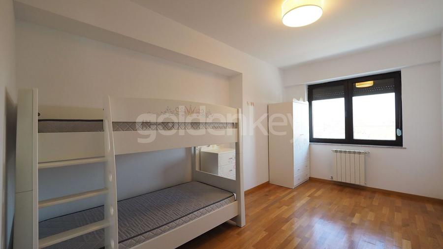 Apartament cu 4 camere decomandat, mobilat în Herăstrău