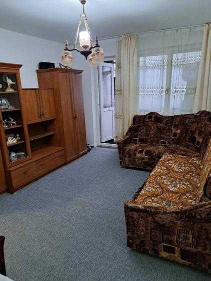Apartament cu 2 camere semidecomandat în Exterior Vest