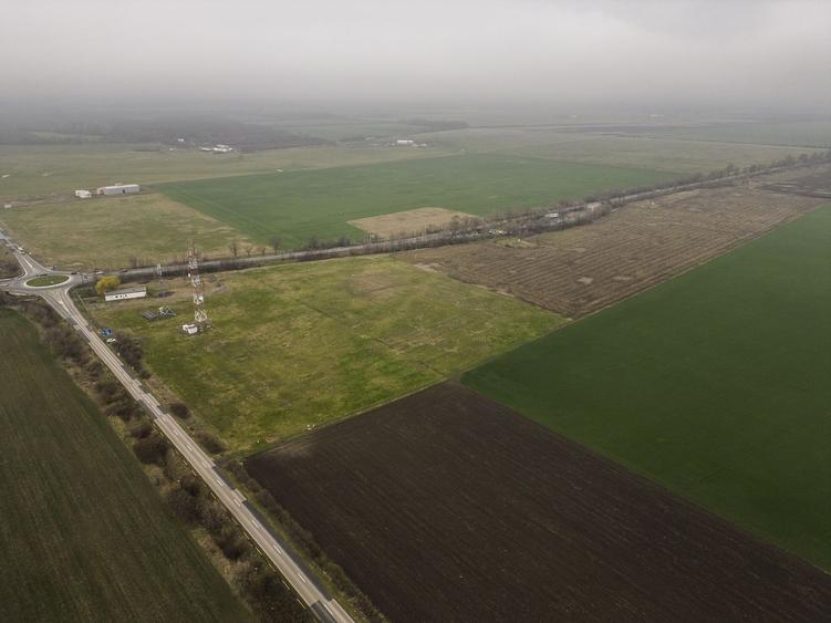Teren agricol extravilan de 84000 mp, în Exterior Vest