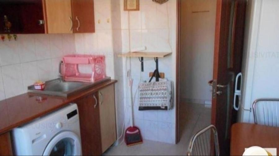 Apartament cu 2 camere semidecomandat în Rahova