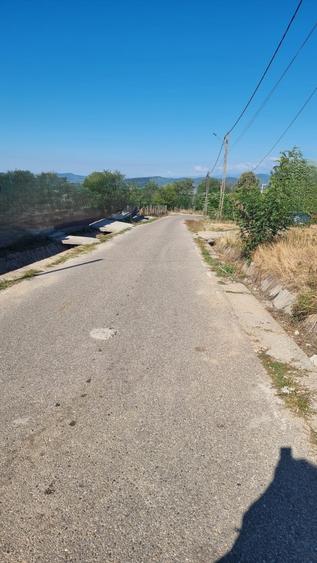 Teren intravilan de 2592 mp, în Budești