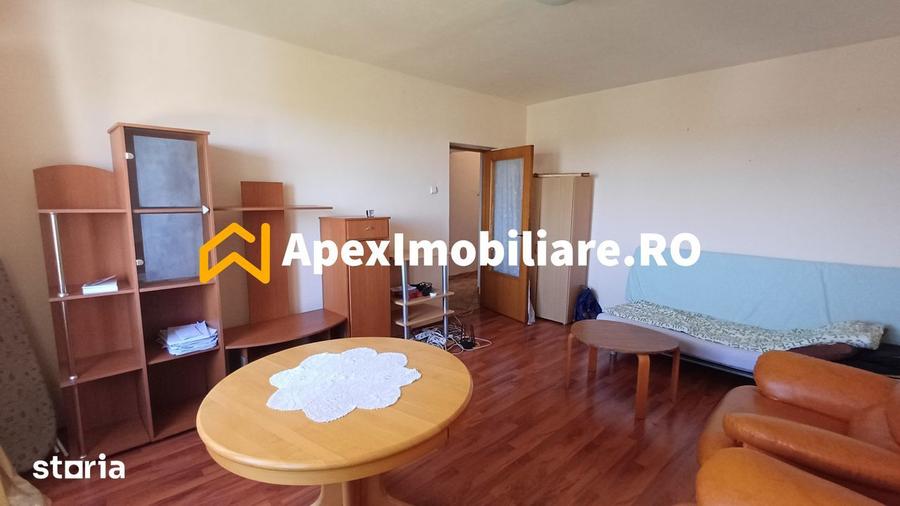Apartament cu 3 camere decomandat, mobilat în Berceni